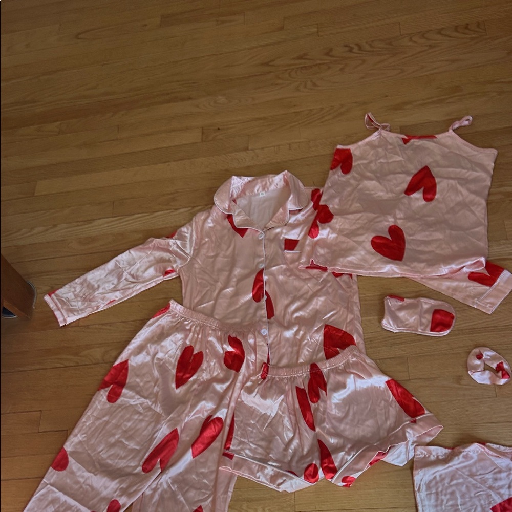 7 pieces Heart Print Kids Pajama Set